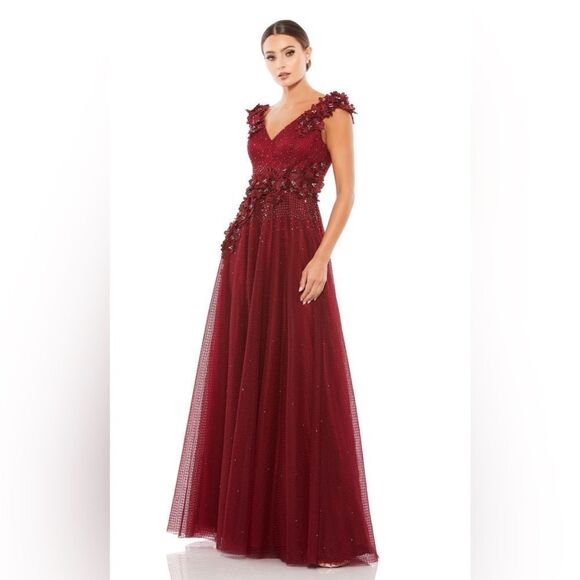 MAC DUGGAL - 11152 Floral Applique V Neck
A-Line Gown/ size 14 - Picture 1 of 9